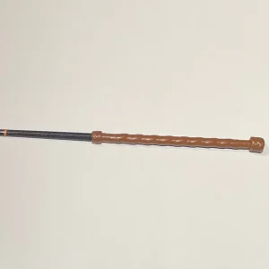 Cravache de dressage manche cuir relief bout claquette fine