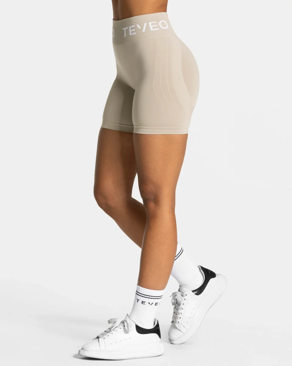 Signature Covert Scrunch Shorts "Latte" – Image 2