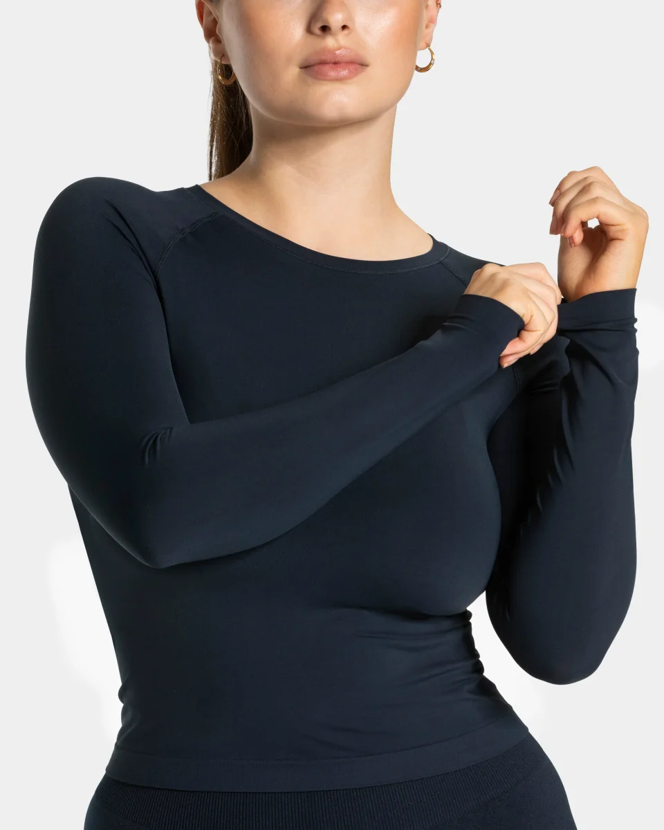 Timeless Pro Longsleeve "Midnight" – Image 4